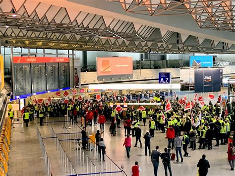 German airports brace for major disruptions as union calls for