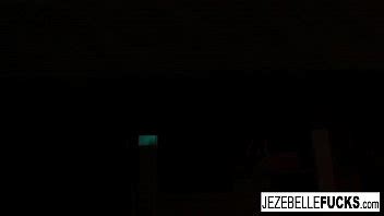 La Milf Jezebelle Bond Taquine La Cam Ra Dans Sa Lingerie Xvideos