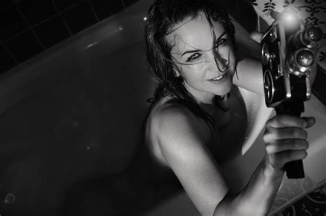 Naked Renée O Connor Added 07 19 2016 by Gwen Ariano