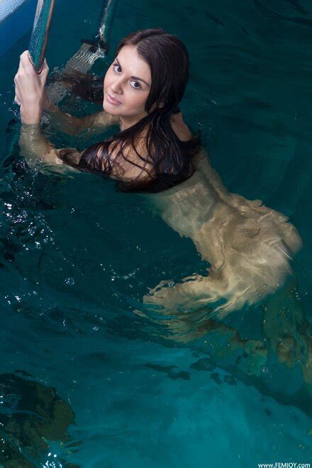 Sexy Teen Alannis Naked Swim Femjoy Porn Pic