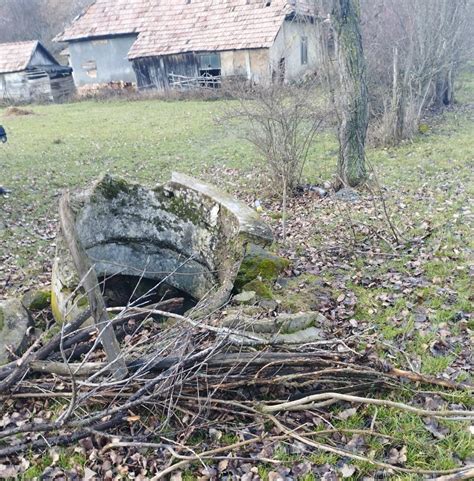 Un bărbat a fost găsit mort într o fântână azi în a treia zi de