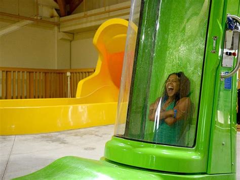 Great Wolf Lodge to open hotel with indoor water park in Arizona