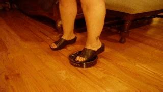 Isis Studios Amateur Girls Food Foot Crush