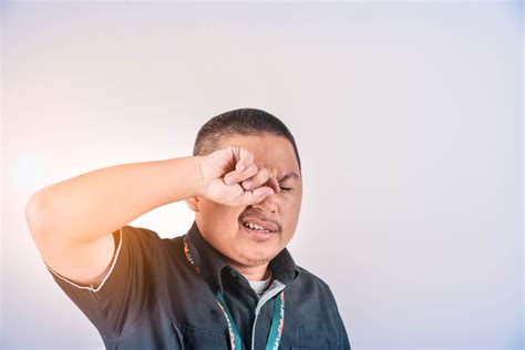 7 Ways To Stop Touching Your Face 8days