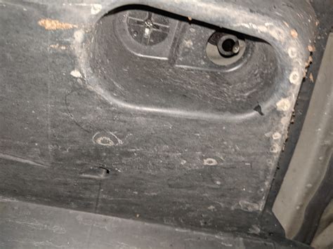 Anyone know what this leaking liquid is : r/MechanicAdvice