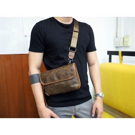 HOT กระเปาสะพายขาง กระเปาคาดอก ใบขนาดกลาง กนนำได Shopee Thailand