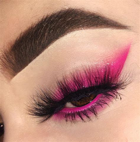 Simple Pink Eyeliner R MakeupLounge