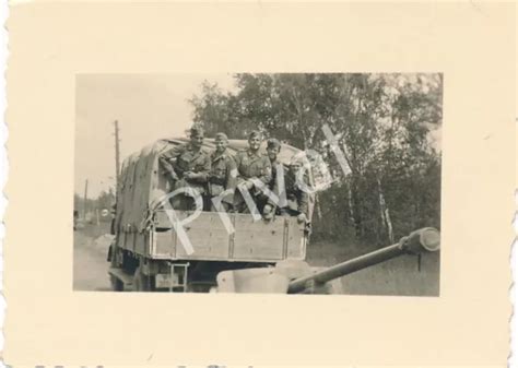 FOTO WK II Fahrzeug LKW Truppentransport Geschütz Soldaten Wehrmacht L1