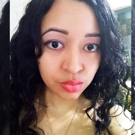 Saturno Squirt Das Hei Este Lateinamerikanische Babe Sie Ist Muslimin Offenbart Sich Und Wird