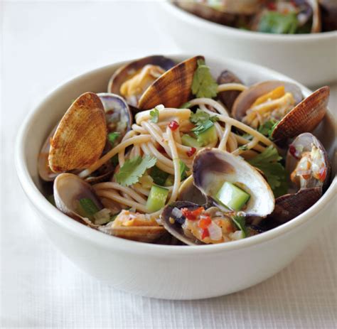 Spaghetti With Asian Flavored Clams And Zucchini Williams Sonoma Taste