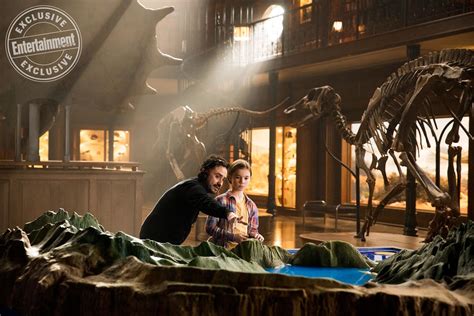 9 New Behind-the-Scenes Pictures from Jurassic World: Fallen Kingdom