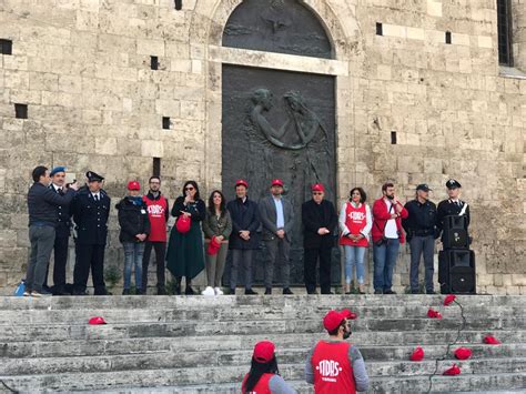 Il Rotary Club Teramo A Piazza Martiri Con Il ProgettoIl Dono Corre In