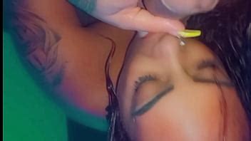 Viejo travieso chupa el coño colegiala puta XVIDEOS