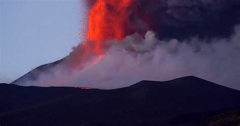 Flüge gestrichen Ätna Ausbruch Flughafen von Catania geschlossen