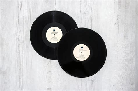 What is an EP in Music? Definition and Story of the Extended Play
