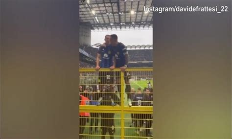 San Siro Impazzisce Al Gol Di Frattesi E Lui Si Appende Al Cancello