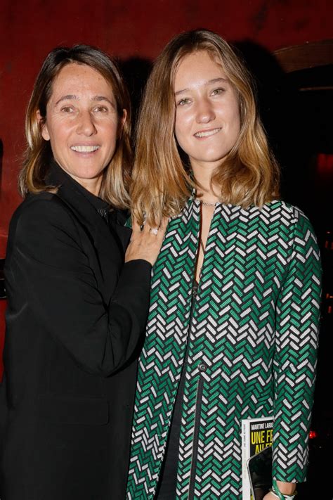 Photo Alexia Laroche Joubert et sa fille Solveig Blanc Soirée de