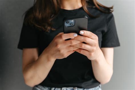 Torment For Chinese Wife Whose Jobless Husband Sells Naked Photos Of Her Online South China