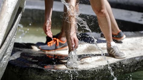 Caldo A Roma Sabato Da Bollino Arancione Tornano Ad Alzarsi Le