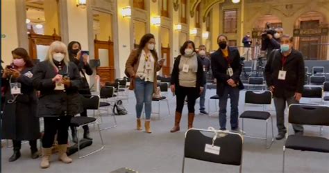 Reporteros protestan en la mañanera José Cárdenas