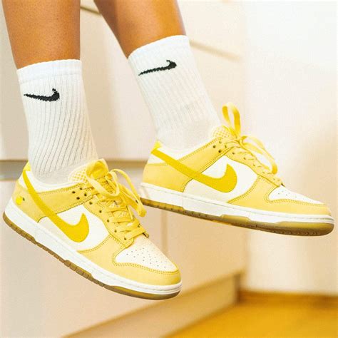 Giày Nike Wmns Dunk Low Lemon Drop Dj6902 700 Authentic Shoes