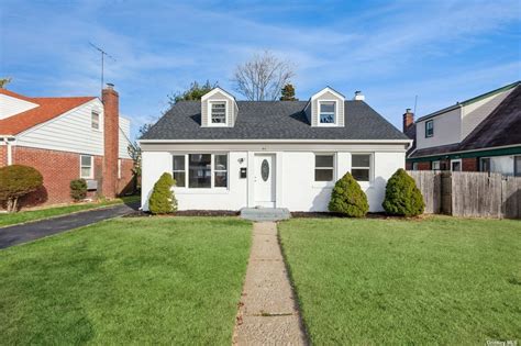 44 Martin Ave Hempstead Ny 11550 Mls 3528059 Redfin