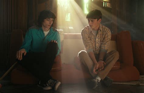 Stranger Things 4 la conferma di Noah Schnapp Will ama Mike ed è gay al 100 Gay it