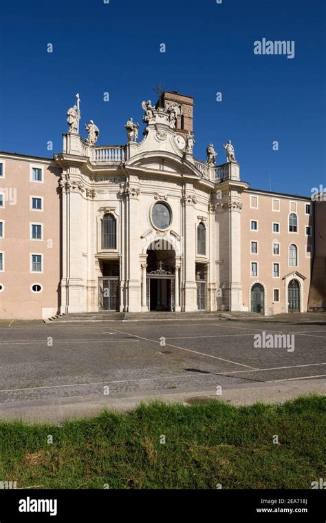 Roma Italia Vista exterior de la Basílica de Santa Croce en