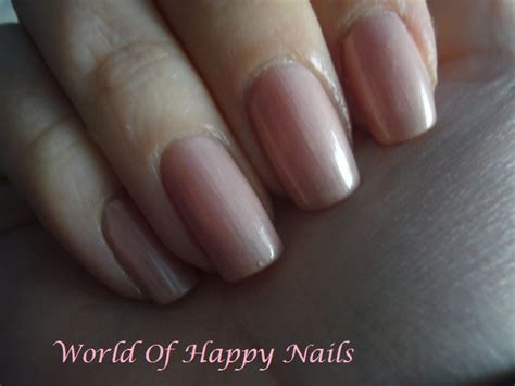 World Of Happy Nails Essence Nude Glam Iced Strawberry Cream