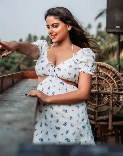 Sneha Paul Latest Hot Pics And Photo