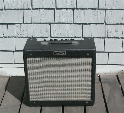 Fender Hot Rod Deluxe Vs Blues Jr Which One To Choose Cmuse