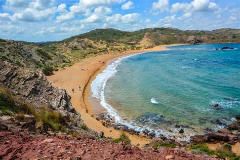 Playa Cavallería En Menorca La Playa Salvaje Del Norte