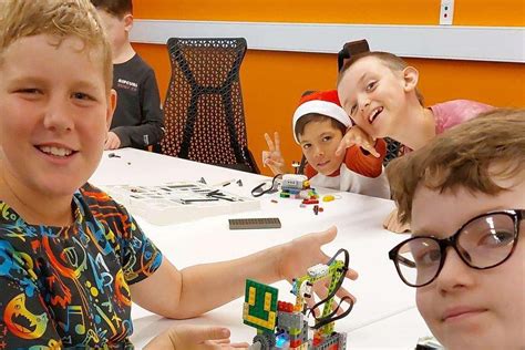 Future innovators explore building blocks of brilliance - CQUniversity