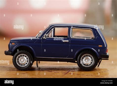 Lada Niva VAZ 21214 model 1:43 Stock Photo - Alamy