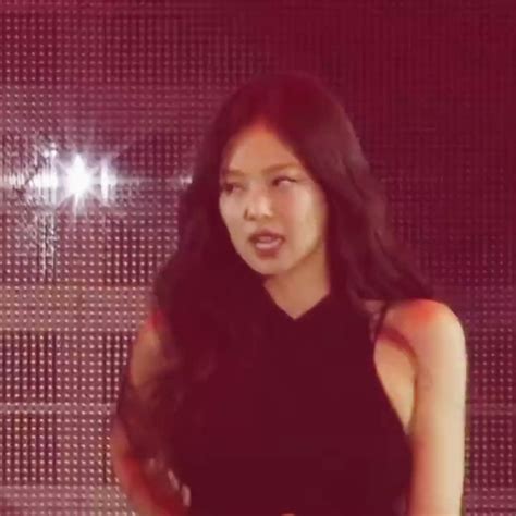 ME ⁴ on Twitter RT randomjenniekim SHES HOT AND SHE KNOWS IT