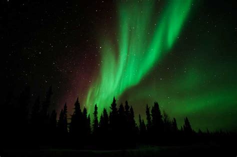 Northern-Lights-Yellowknife | Zen Travellers