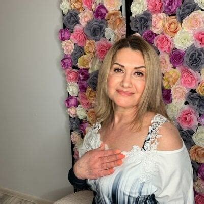 IsabellaSexyMilf Cam Model Free Live Sex Show Chat Stripchat