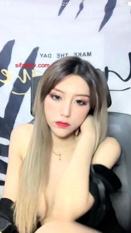 Naughty Japanese Babe Ayaka Tomoda Masturbates Drtuber