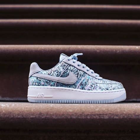 Nike Выпустил Кроссовки Для Золушки | SASS