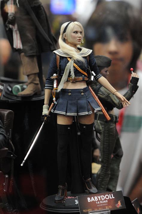 Hot Toys Sucker Punch Babydoll Scale Figure Blu Ray Forum