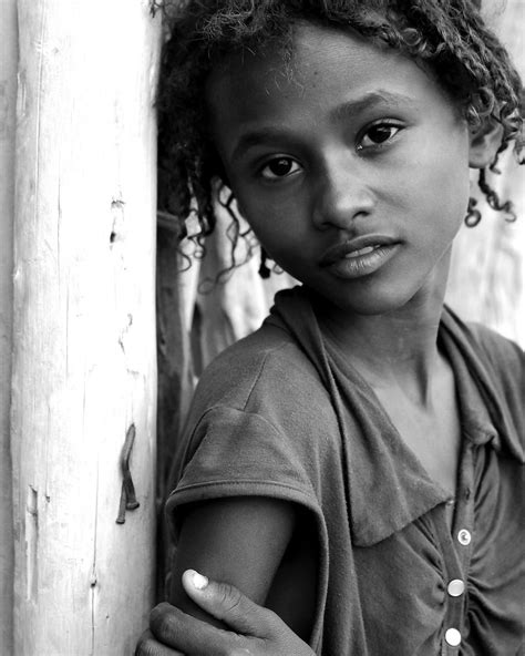 Banco De Imagens Pessoa Preto E Branco Menina Fotografia