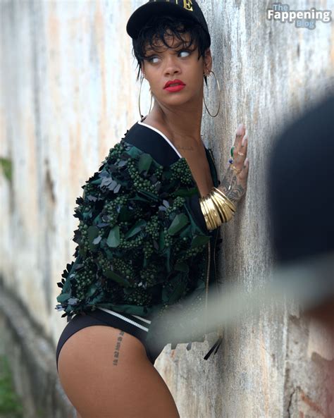 Rihanna Nude Sexy Vogue Brazil 64 New Outtake Photos The Fappening Leaked Photos