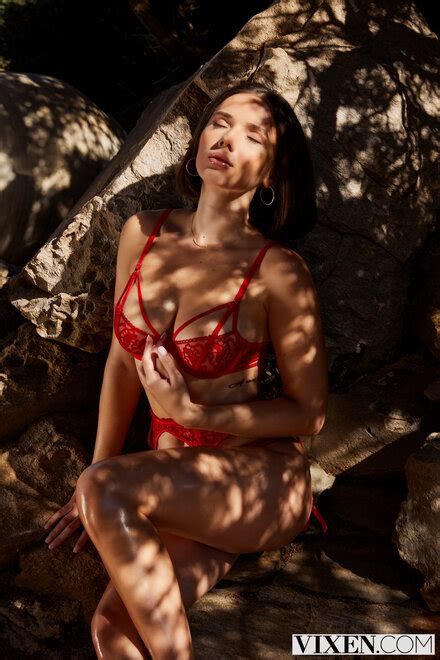 Eve Sweet Vince Karter Club Vixen Part Porn Pic