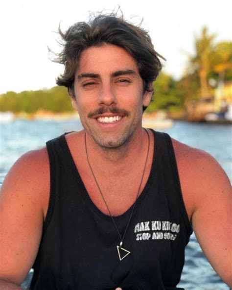 OMG he s naked João Mercuri from Brazilian reality TV show Soltos Em Floripa OMG BLOG