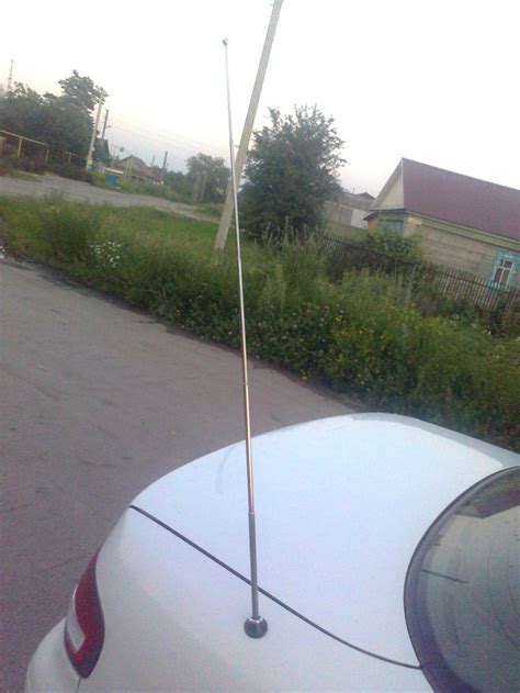 Выдвижная электро-антена.