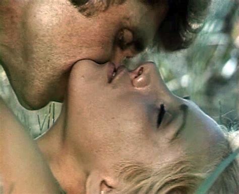 Naked Dora Sitzani In Kynigimenoi Erastes