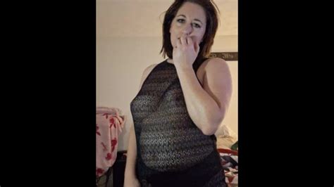 Sexy MILF Dancing For You