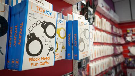 Qué puedes encontrar en los sex shops de Málaga