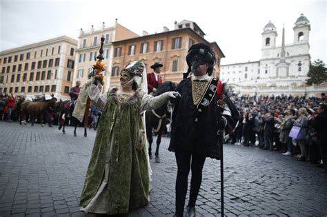 Sfilata E Fuochi Dartificio Per Il Carnevale Romano Corriere It