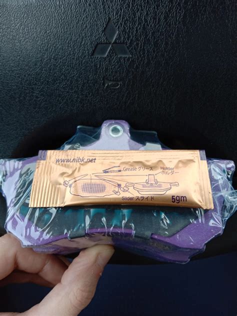 Замена колодок и переобувка — Mitsubishi Carisma, 1,6 л, 1997 года ...